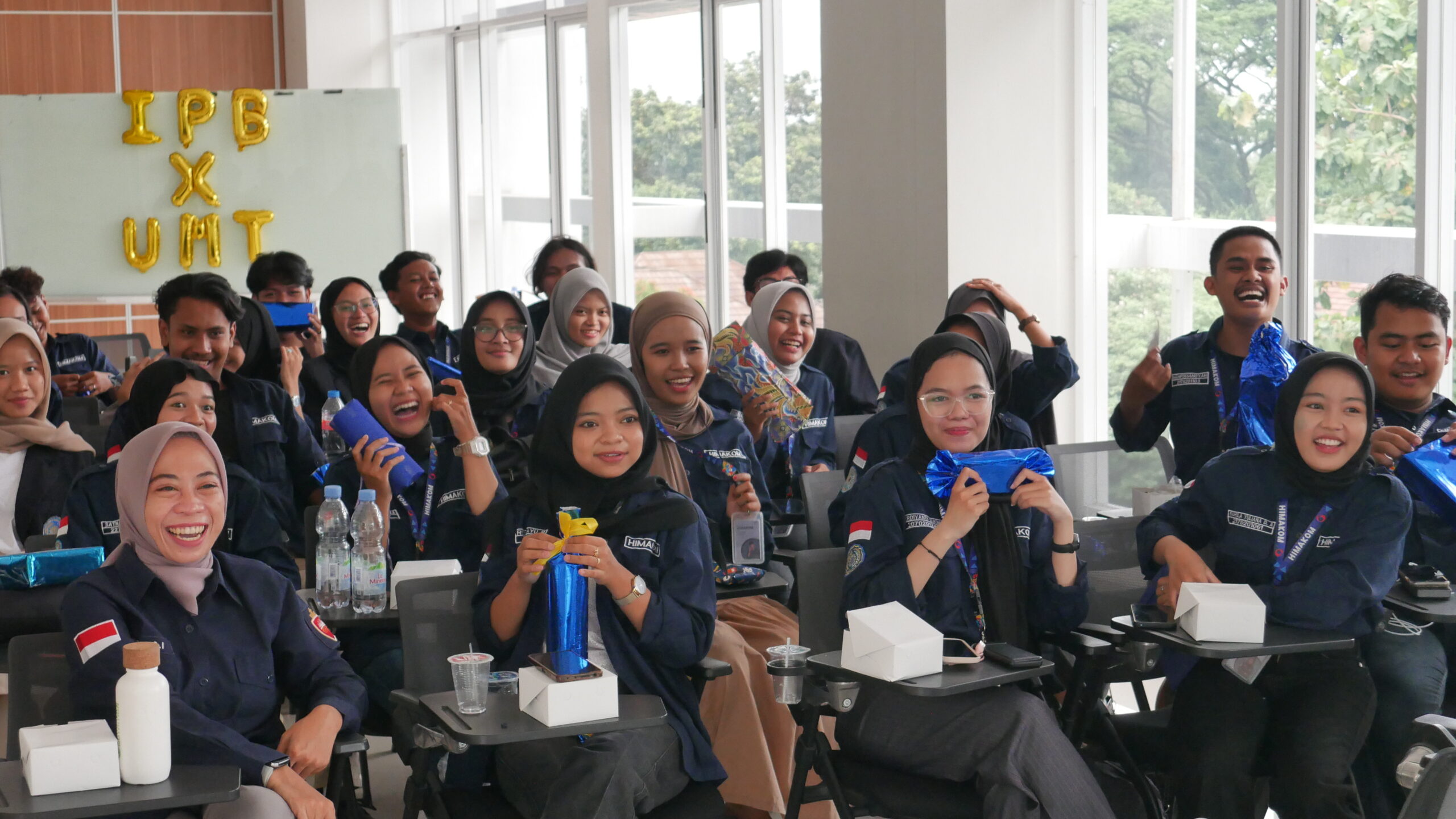 Studi Banding Program Studi Komunikasi Digital dan Media SV IPB Bersama Ilmu Komunikasi UMT