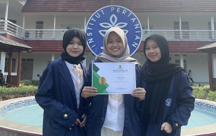 Mahasiswa Komunikasi Digital dan Media Sekolah Vokasi IPB University Raih Juara Favorit pada Kompetisi HUT Baznas 2024