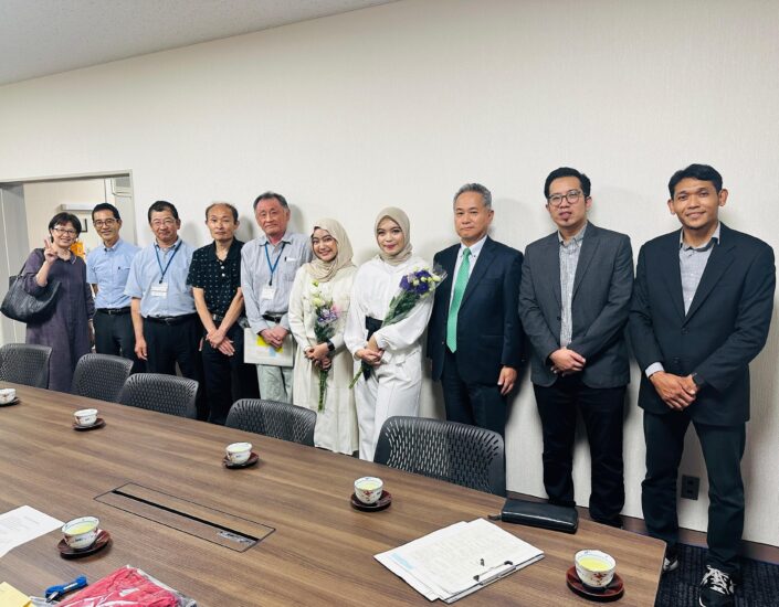 Dua Mahasiswi Sekolah Vokasi IPB University Ikuti Internship di Shizuoka Professional University of Agriculture, Jepang