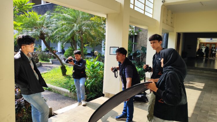 Mahasiswa Sekolah Vokasi IPB University Disiapkan Jadi Fotografer Profesional Lewat Praktikum Fotografi Digital