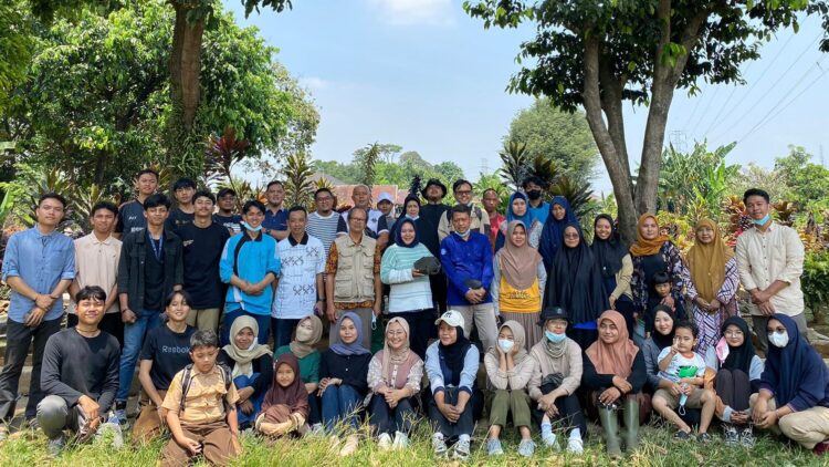 Ormawa HIMAVOPERTA Sekolah Vokasi IPB University Kembangkan Paving Block dan Wadah Tanaman Hortikultura dari Limbah Popok