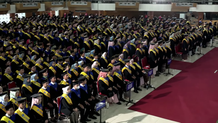 Sekolah Vokasi IPB University Catat Sejarah, Gelar Wisuda Sarjana Terapan Perdana