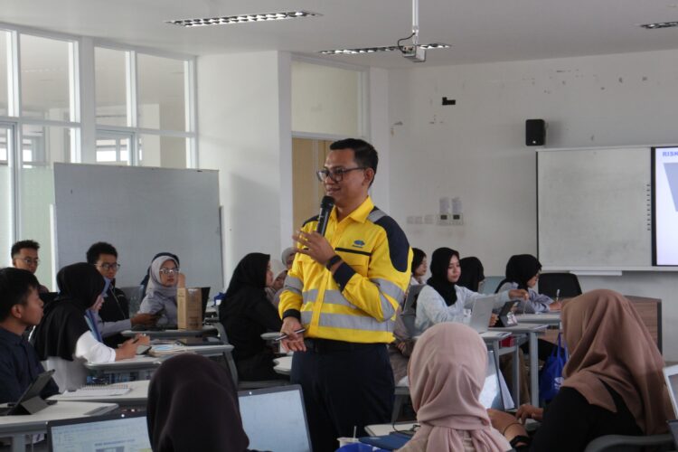 Kuliah Umum “Safety Goes to Campus” Bahas Manajemen Risiko dan K3 di Industri Bersama BlueScope Lysaght