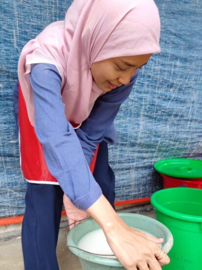 Sekolah Vokasi IPB University Dorong Pertanian Berkelanjutan Lewat Inovasi Pupuk Organik Berbasis Limbah Lokal