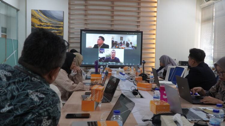 Riset Bioaktivator Sekolah Vokasi IPB University Diberdayakan di Cianjur, Mitra Nilai Efektif bagi Petani Binaan