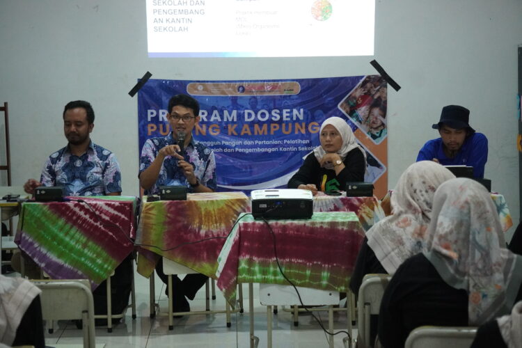 Dosen Sekolah Vokasi IPB University Gelar Pelatihan Gizi Seimbang dan Pengelolaan Limbah Organik di Sekolah Semai Jepara