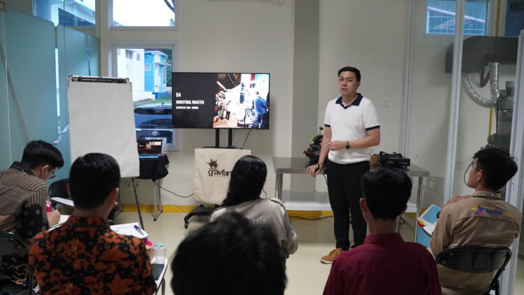 Sekolah Vokasi IPB University dan Gravfarm Indonesia Cetak Profesional Industri Kopi Lewat Program “Coffee from Beans to Cups”