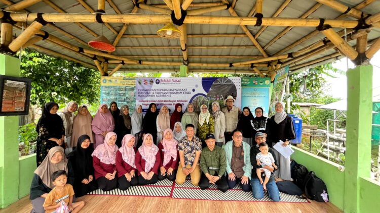 Pelatihan Sosioentrepreneur Prodi Manajemen Agribisnis Sekolah Vokasi IPB University di Mulyaharja Dorong Ketahanan Pangan Keluarga