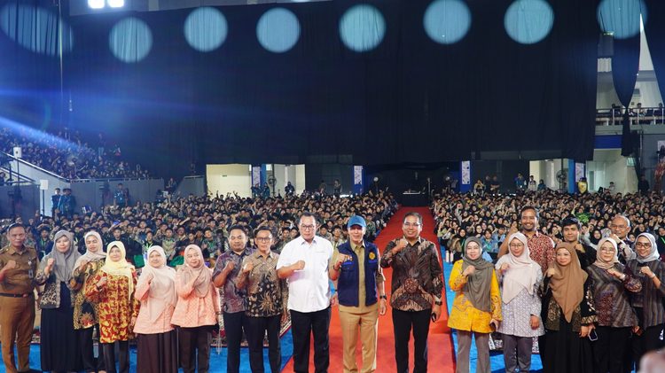 Mengenal Makna Patriotisme di Era Digital bersama Wali Kota Bogor di MPKMB Sekolah Vokasi IPB University