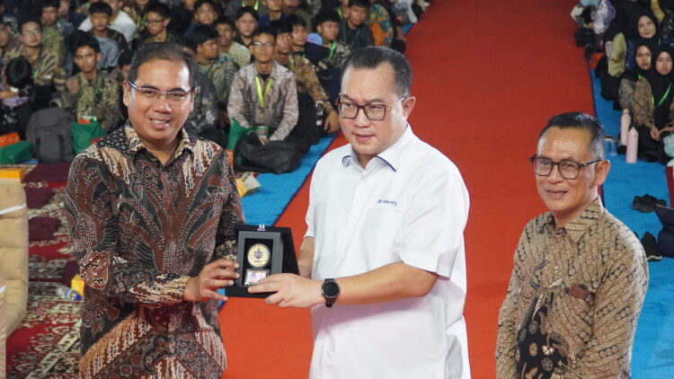 BRIN Bekali Mahasiswa Baru SV IPB dengan Mindset Adaptif dan Karakter untuk Hadapi Perubahan Dunia Bisnis